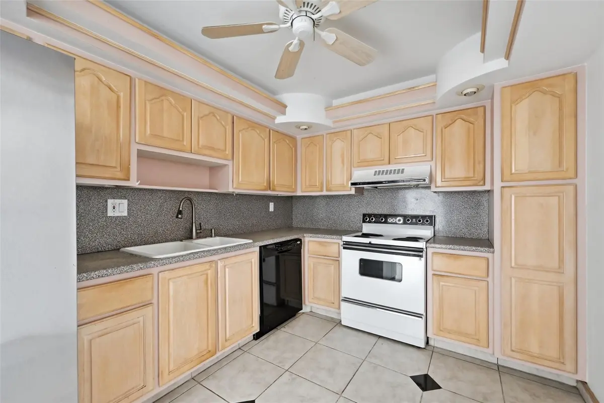 Photo 6 at 531 N Ocean Boulevard 1907, Pompano Beach