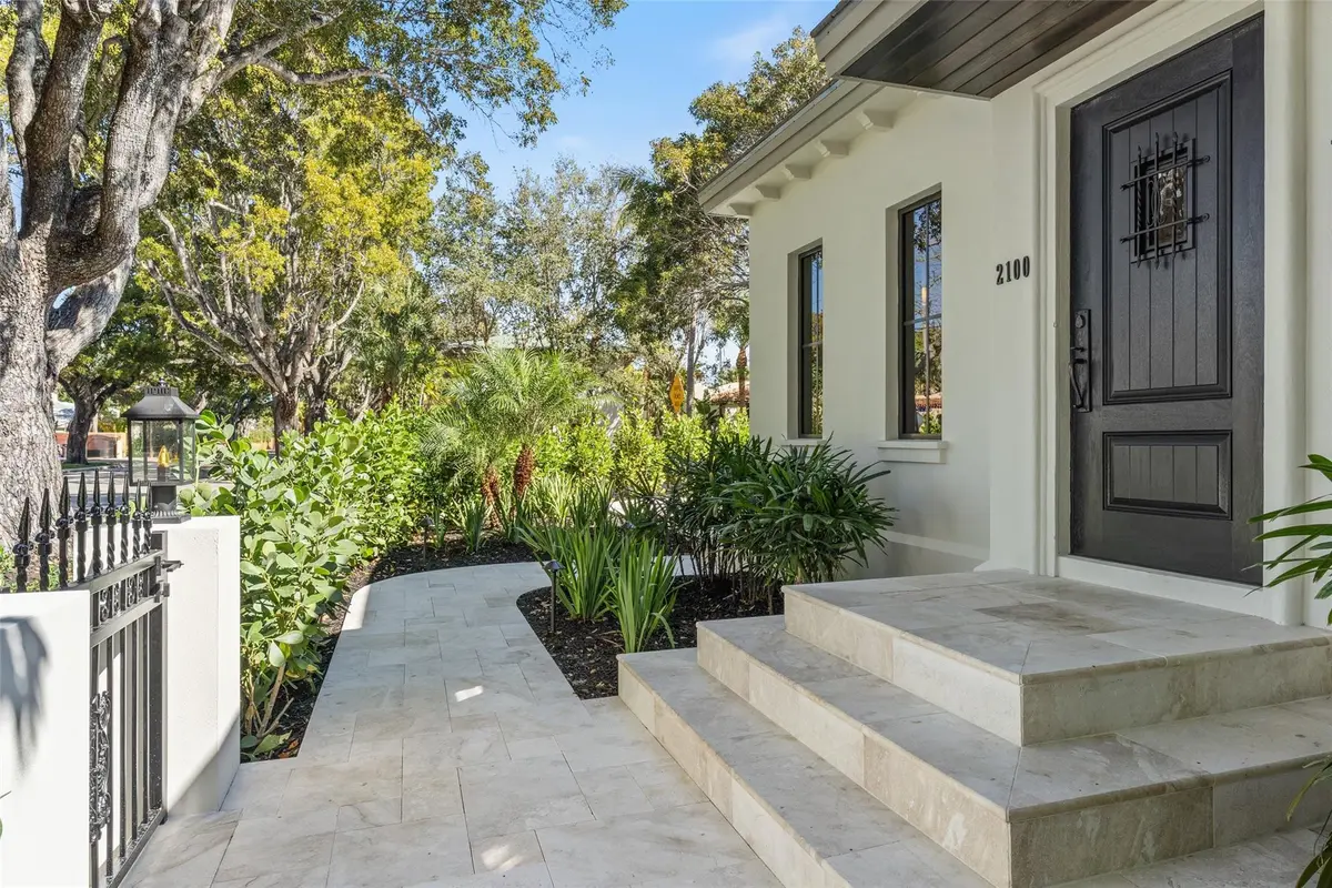 Photo 4 at 2100 Lake Avenue, West Palm Beach