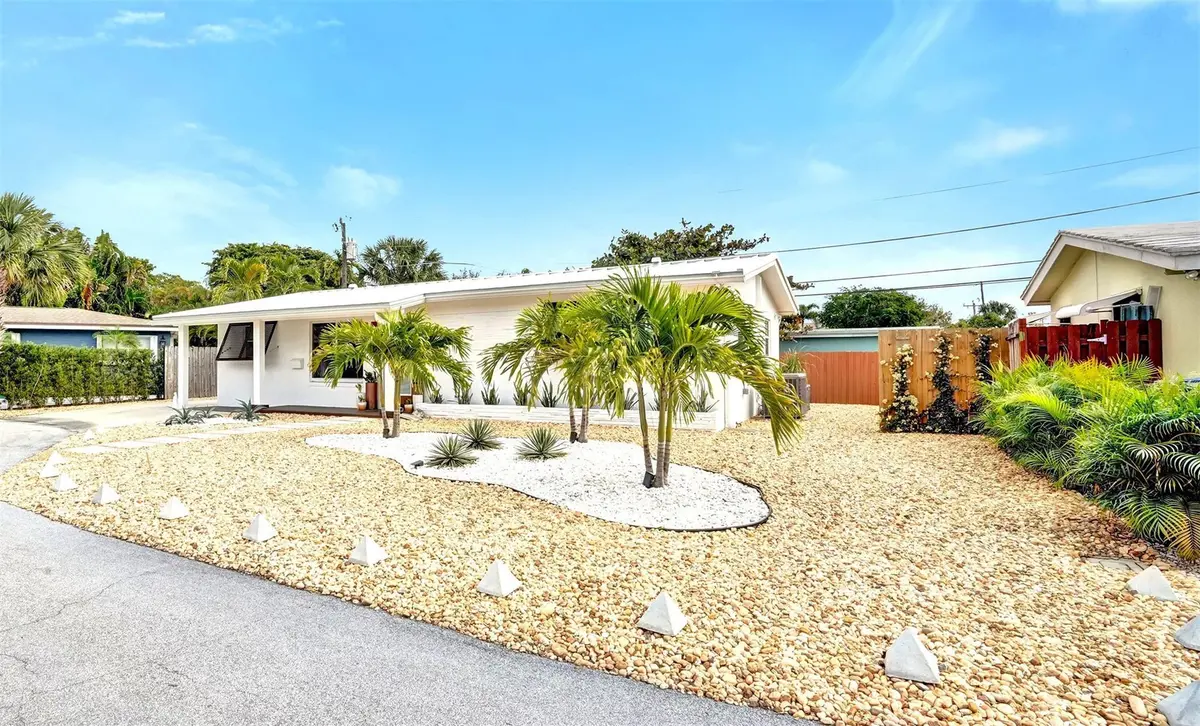 Photo 4 at 2616 NE 9th Terrace, Wilton Manors