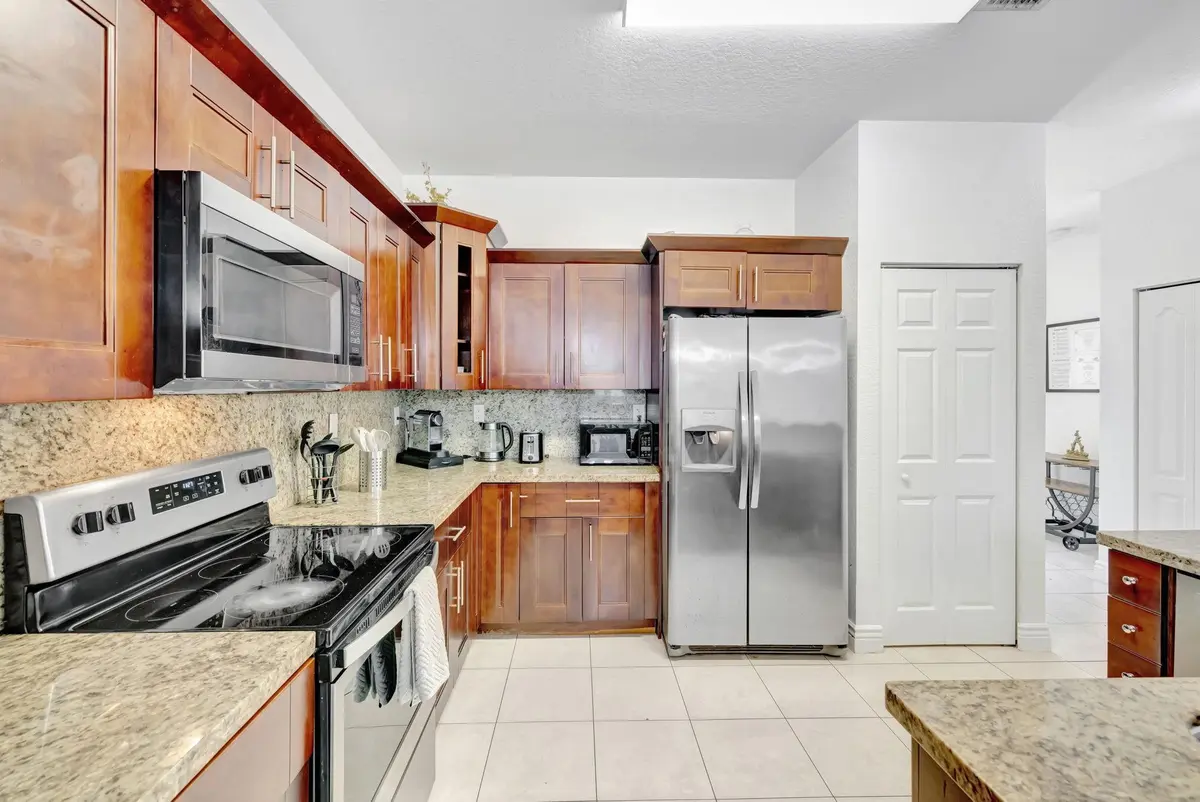 Photo 3 at 1816 SW 21st Street, Fort Lauderdale
