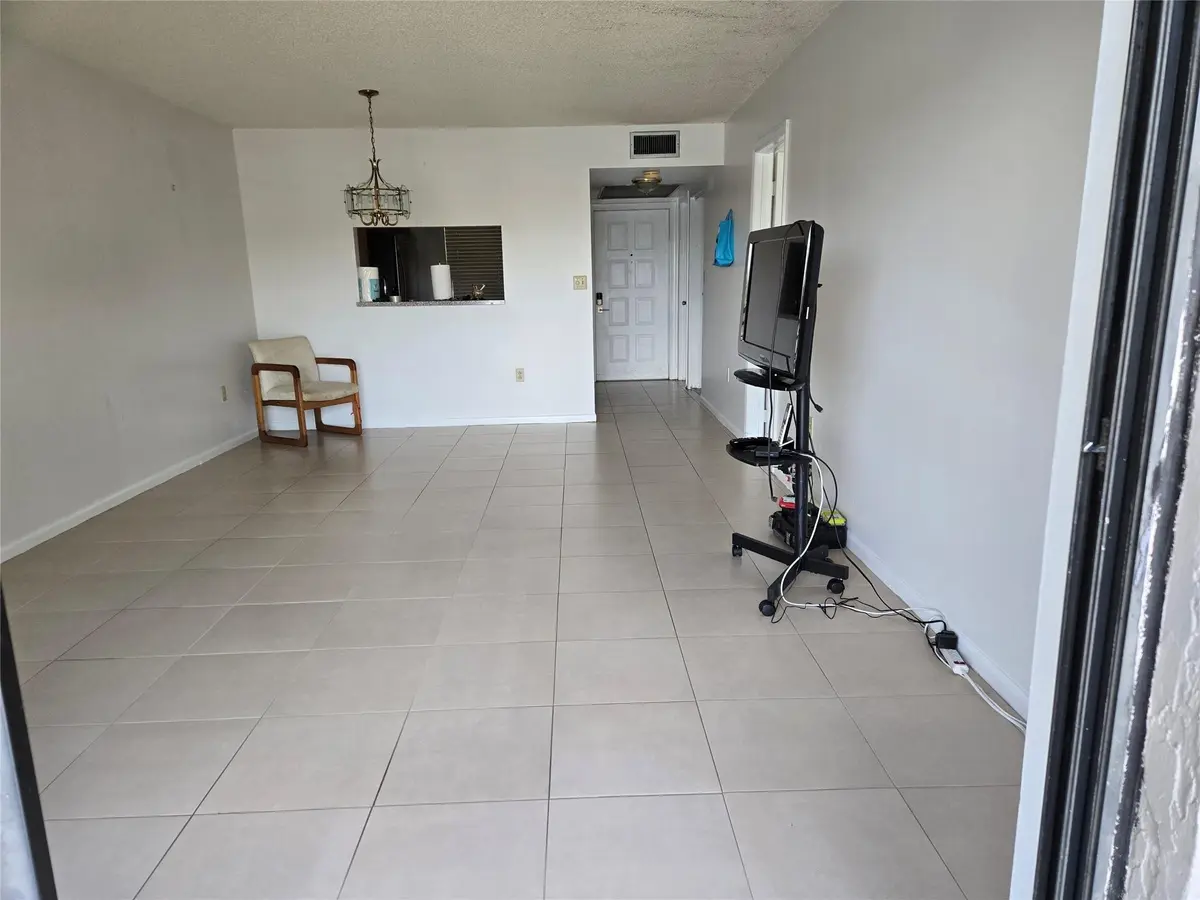 Photo 2 at 1001 Colony Point Circle 305, Pembroke Pines