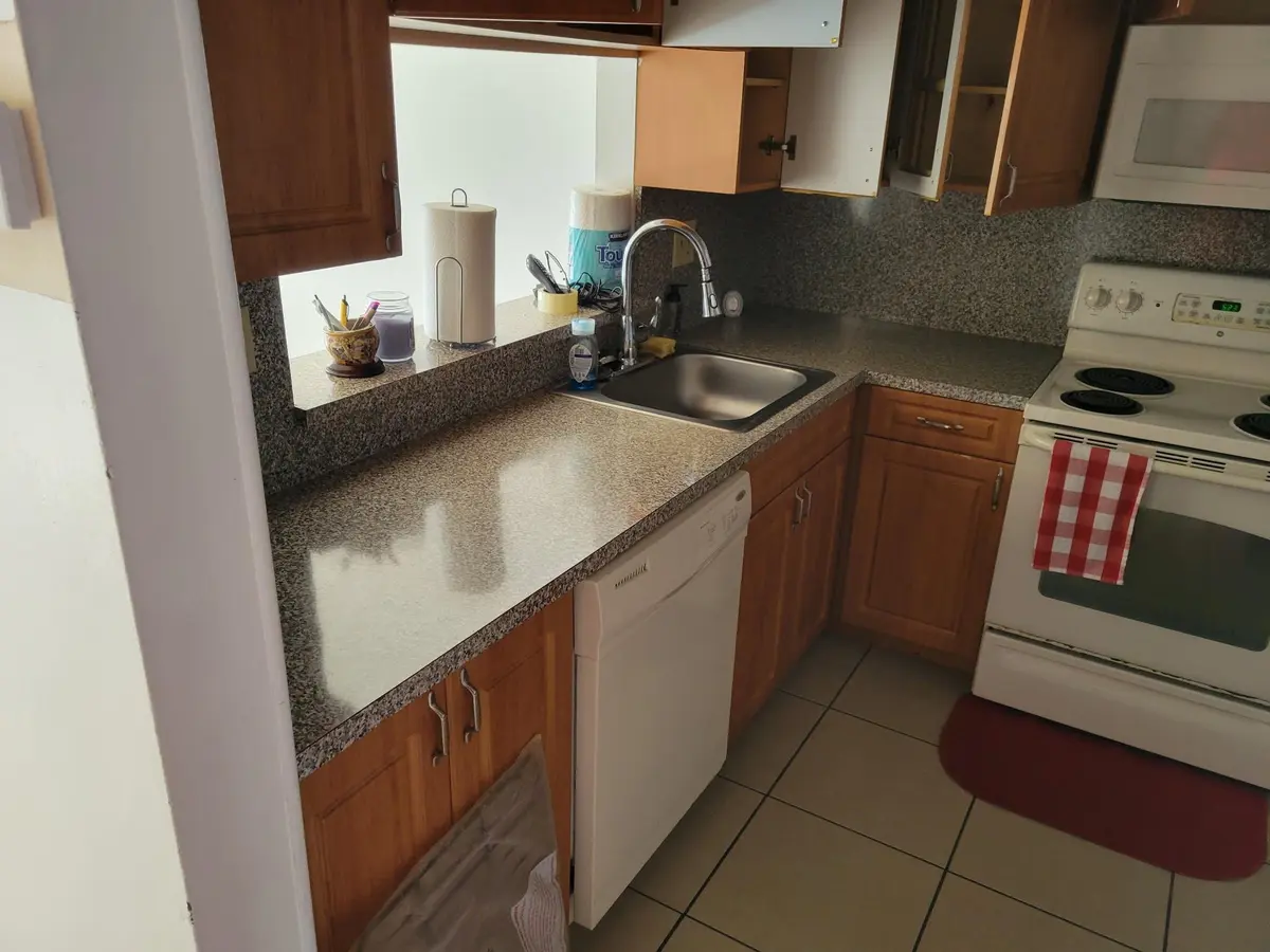 Photo 5 at 1001 Colony Point Circle 305, Pembroke Pines