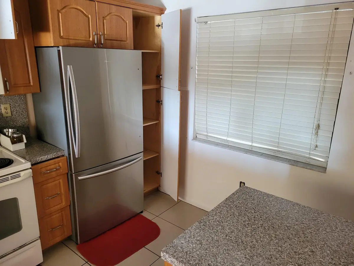 Photo 6 at 1001 Colony Point Circle 305, Pembroke Pines