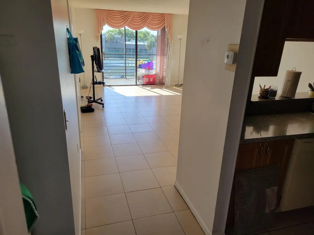 Photo 8 at 1001 Colony Point Circle 305, Pembroke Pines