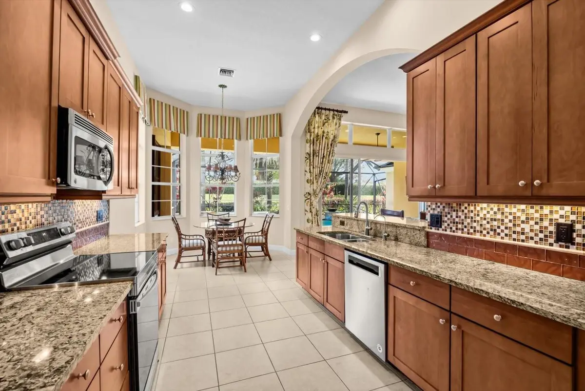Newer Appliances at 9301 SW Nuova Way, Port St. Lucie