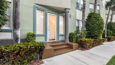 533 NE 3rd Avenue 132, Fort Lauderdale – sold