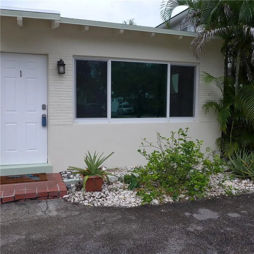 Photo 1 at 812 NE 15 Avenue, Fort Lauderdale