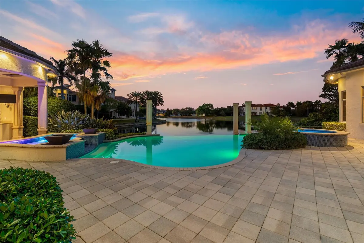 Beautiful Lake and Fountain Views at 369 SWEET BAY Avenue, Plantation