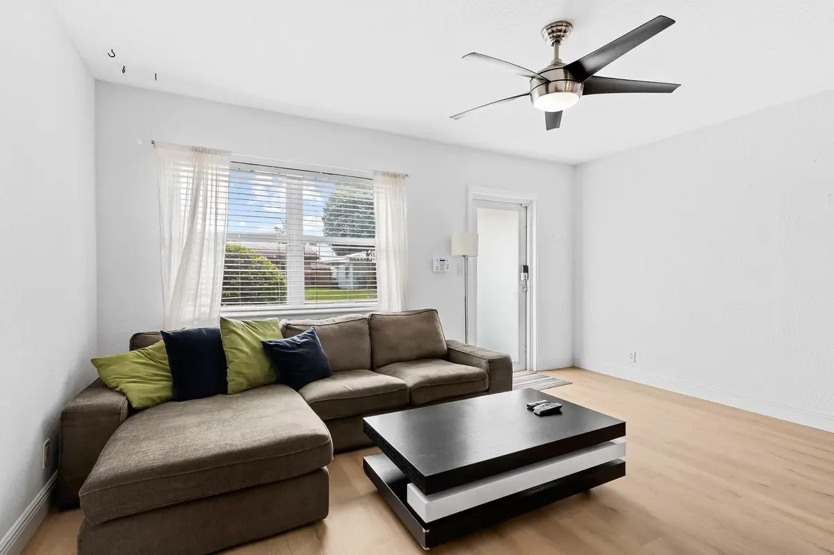 Photo 3 at 41 NE 46th Street, Oakland Park