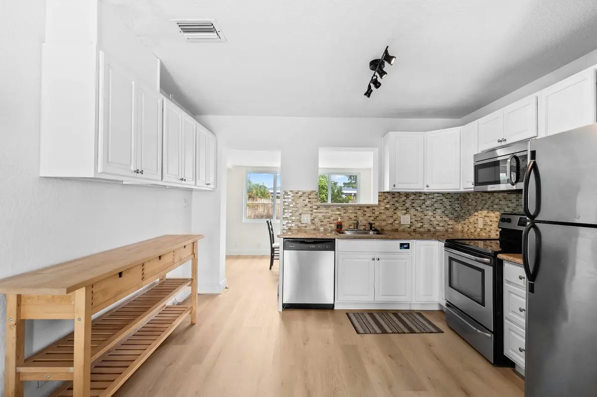 Photo 4 at 41 NE 46th Street, Oakland Park