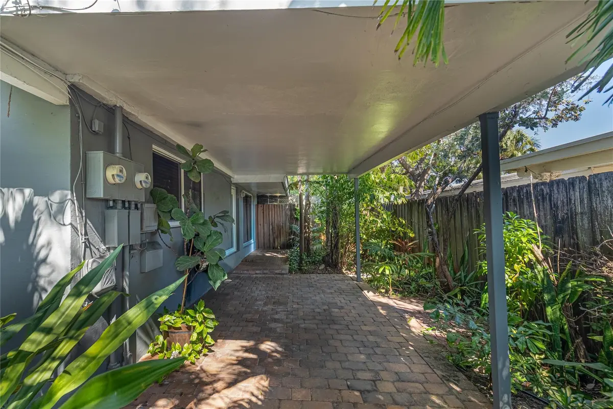 Photo 2 at 1009 NE 23rd Drive 1013 Ne 23 Dr, Wilton Manors