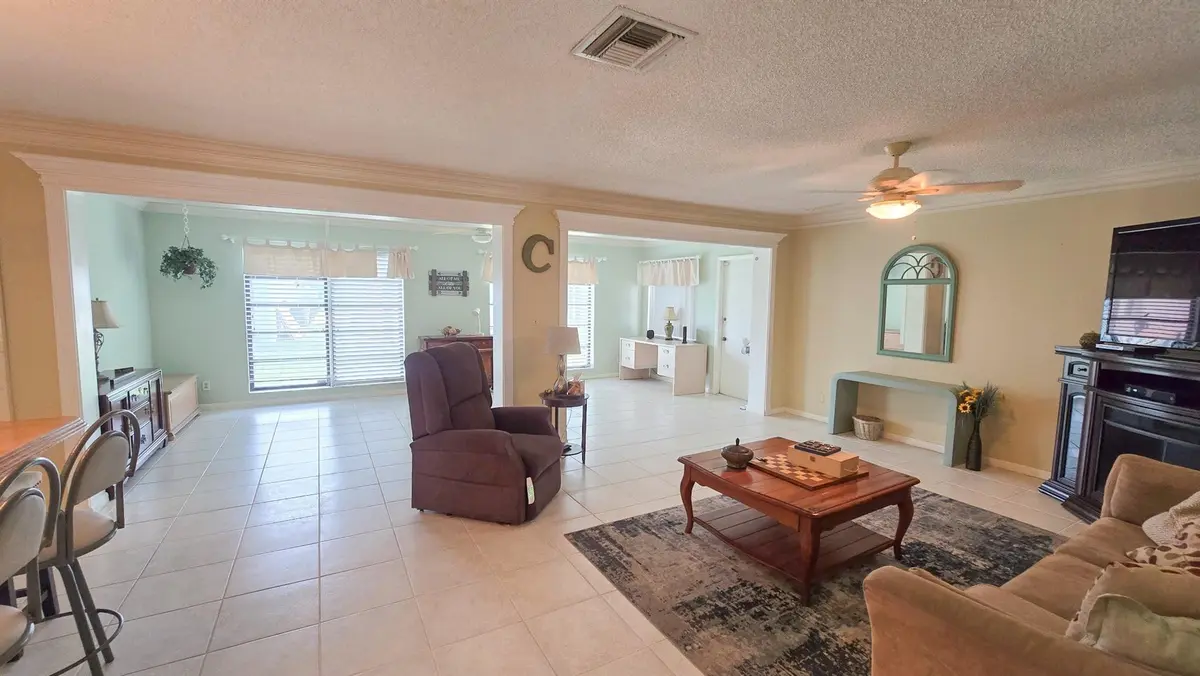 Photo 5 at 1719 SW 19th Avenue, Deerfield Beach