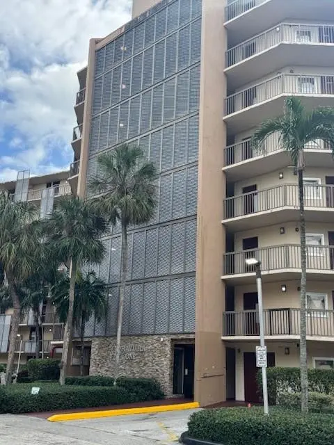 Photo 3 at 3301 N Country Club Drive 506, Aventura