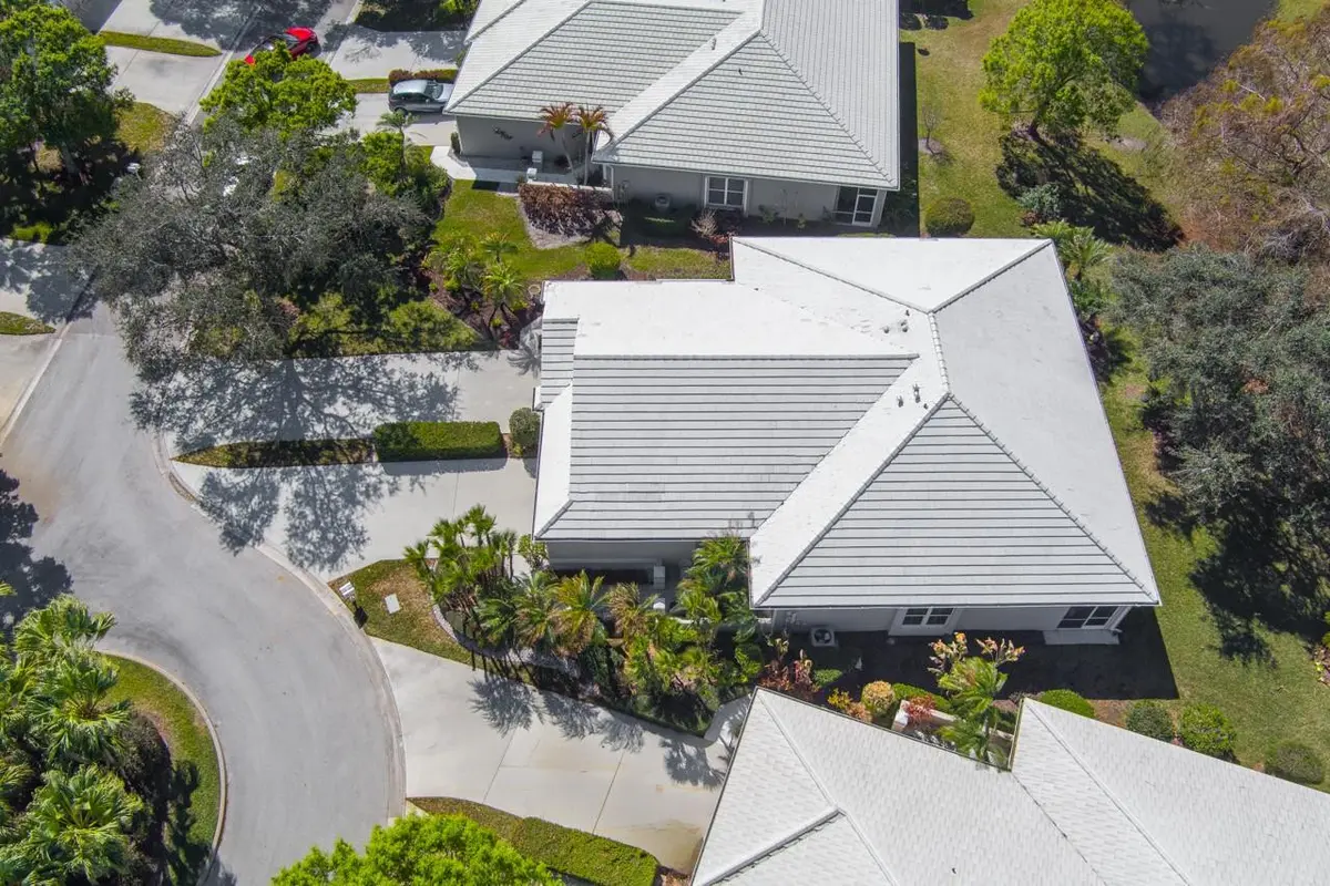 Quiet cul-de-sac location at 1790 SW Willowbend Lane, Palm City