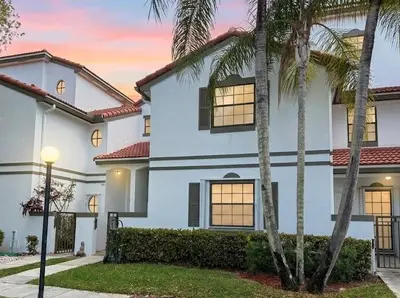 301 SW 158th Terrace 203, Pembroke Pines – sold
