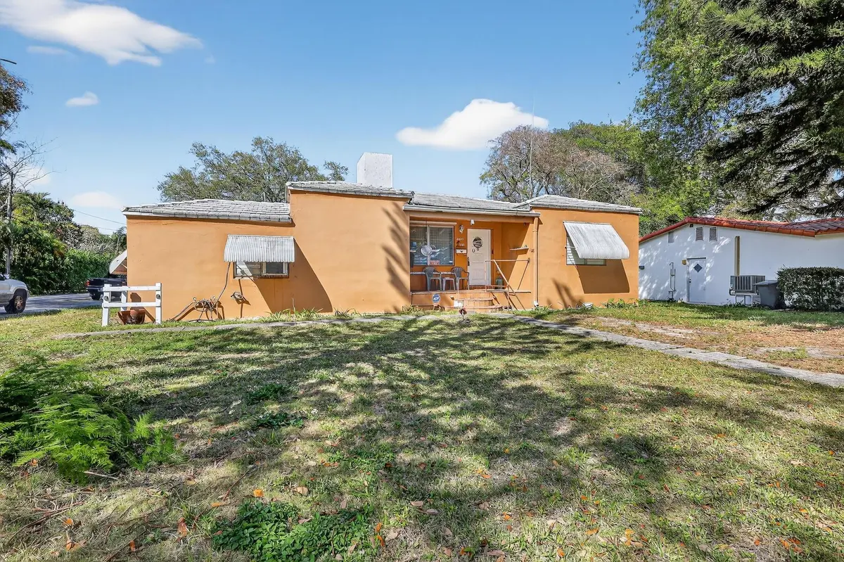 Photo 3 at 707 NE 113th Street, Biscayne Park