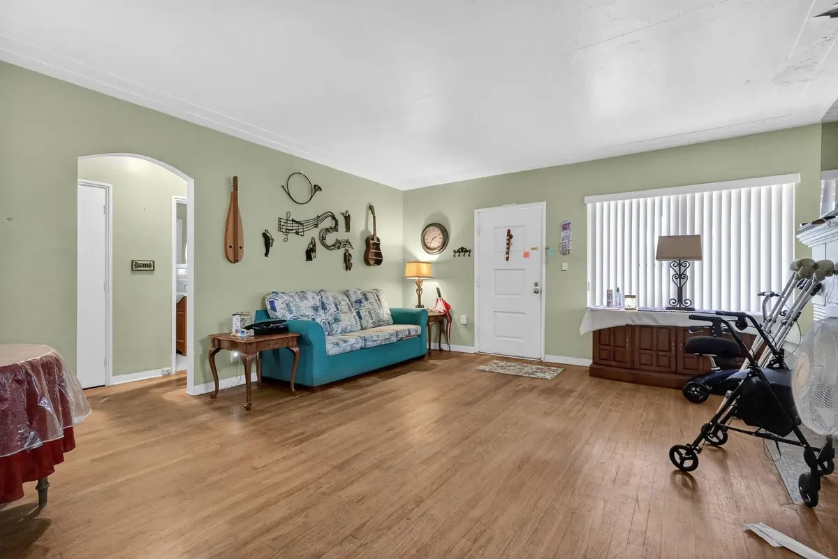Photo 8 at 707 NE 113th Street, Biscayne Park