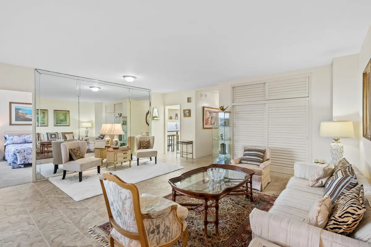 Living at 3200 NE 36th Street 612, Fort Lauderdale