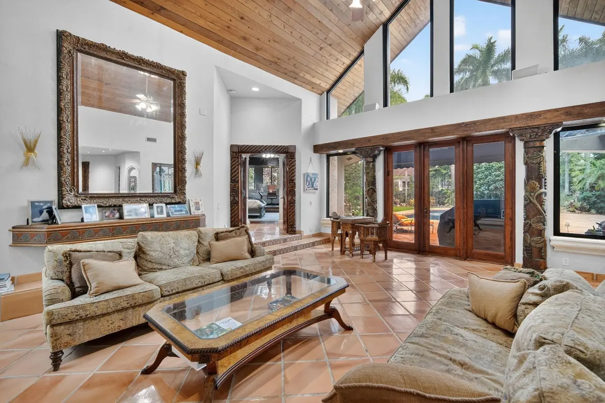 Photo 3 at 5720 SW 33rd Terrace, Hollywood