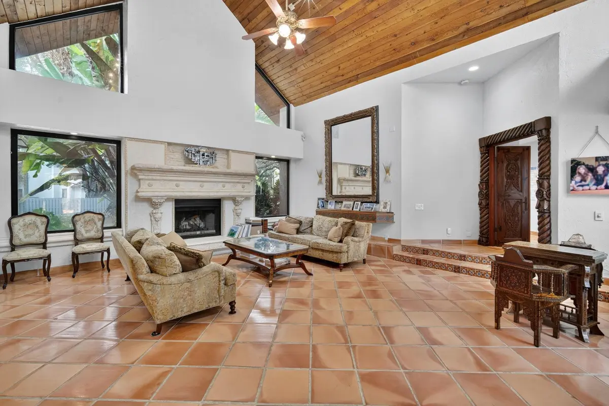 Photo 4 at 5720 SW 33rd Terrace, Hollywood