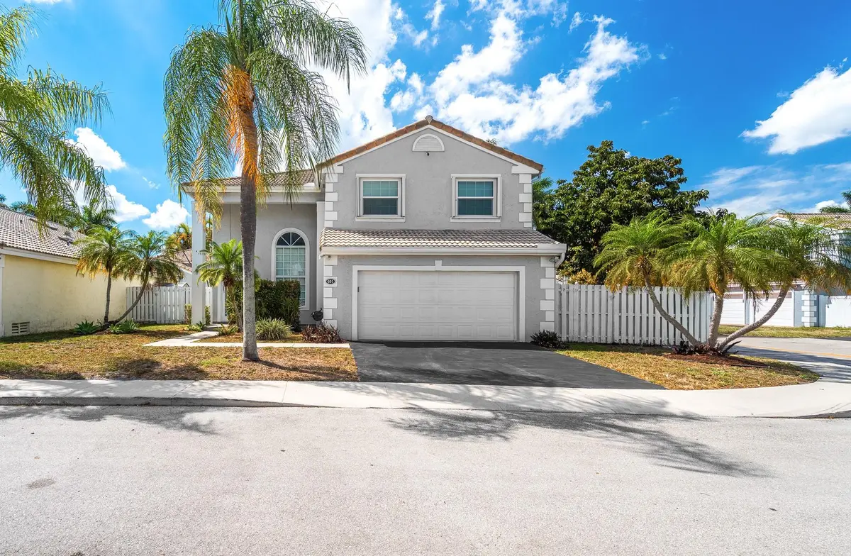 Photo 1 at 601 Lakeshore Terrace, Davie