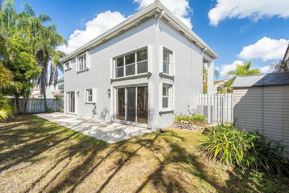 Photo 4 at 601 Lakeshore Terrace, Davie