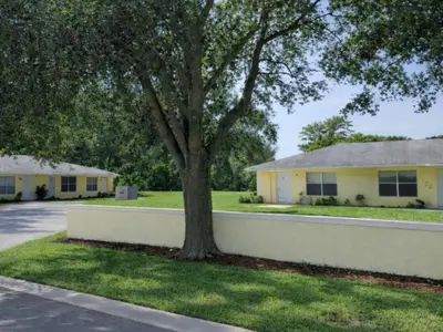 951 King Orange Drive, Fort Pierce – Triplex for sale