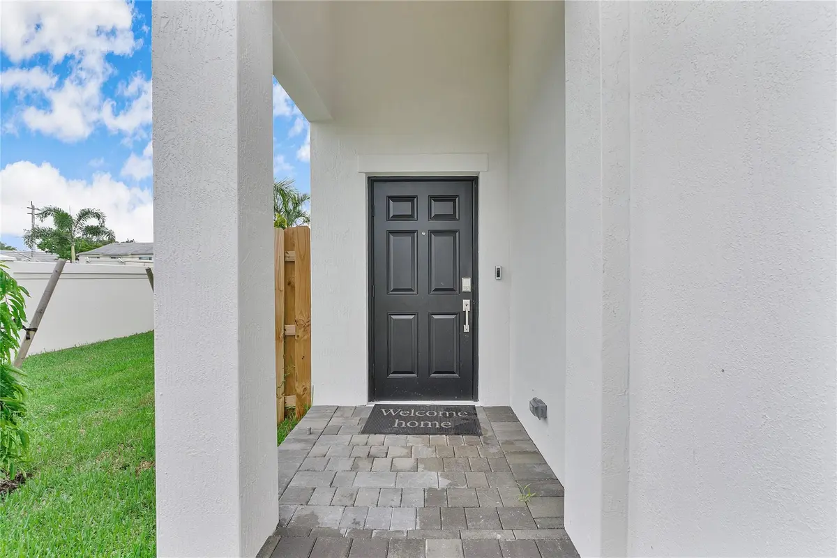 Photo 4 at 4973 Oakmont Drive 1, Dania Beach