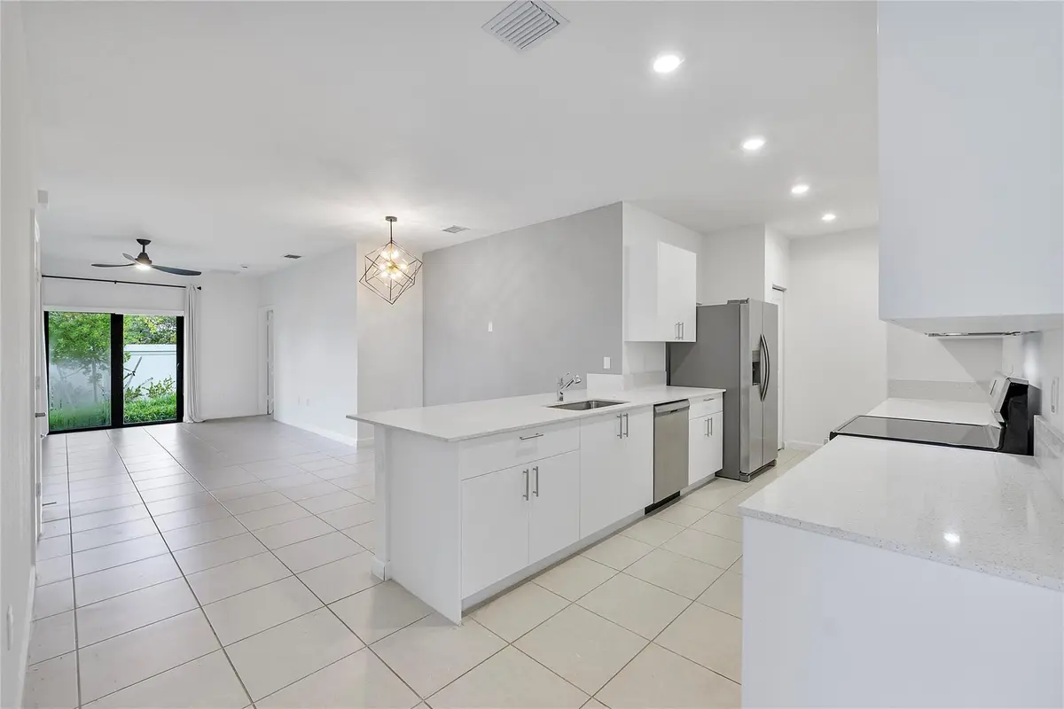 Photo 5 at 4973 Oakmont Drive 1, Dania Beach