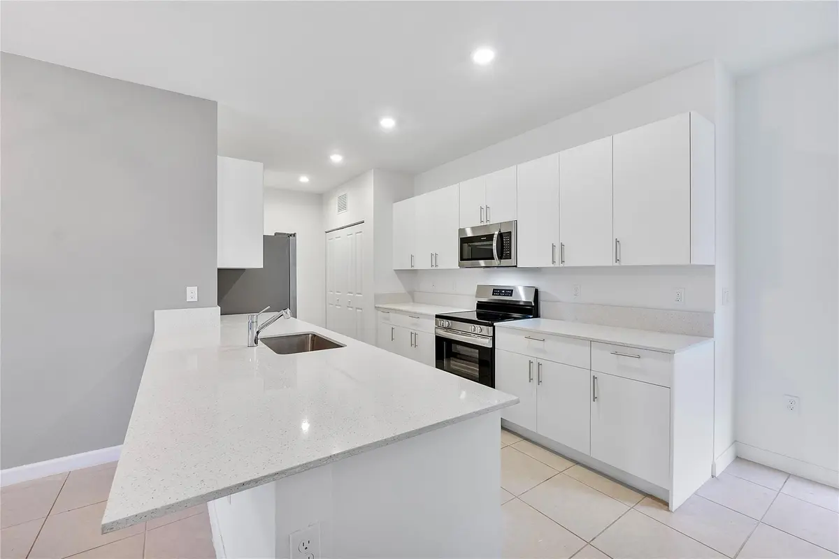 Photo 7 at 4973 Oakmont Drive 1, Dania Beach