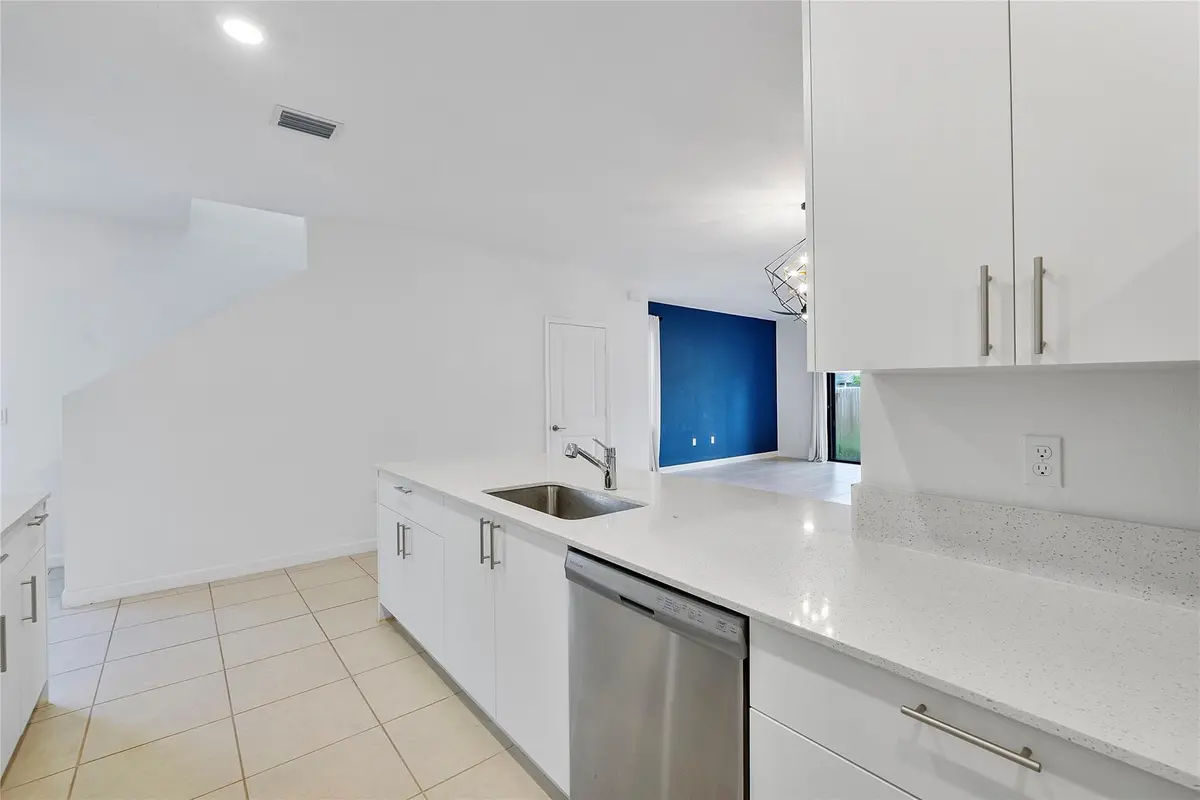 Photo 8 at 4973 Oakmont Drive 1, Dania Beach