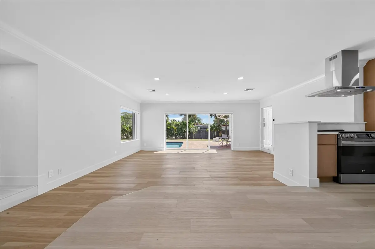 Photo 3 at 1762 NE 38th Street, Oakland Park