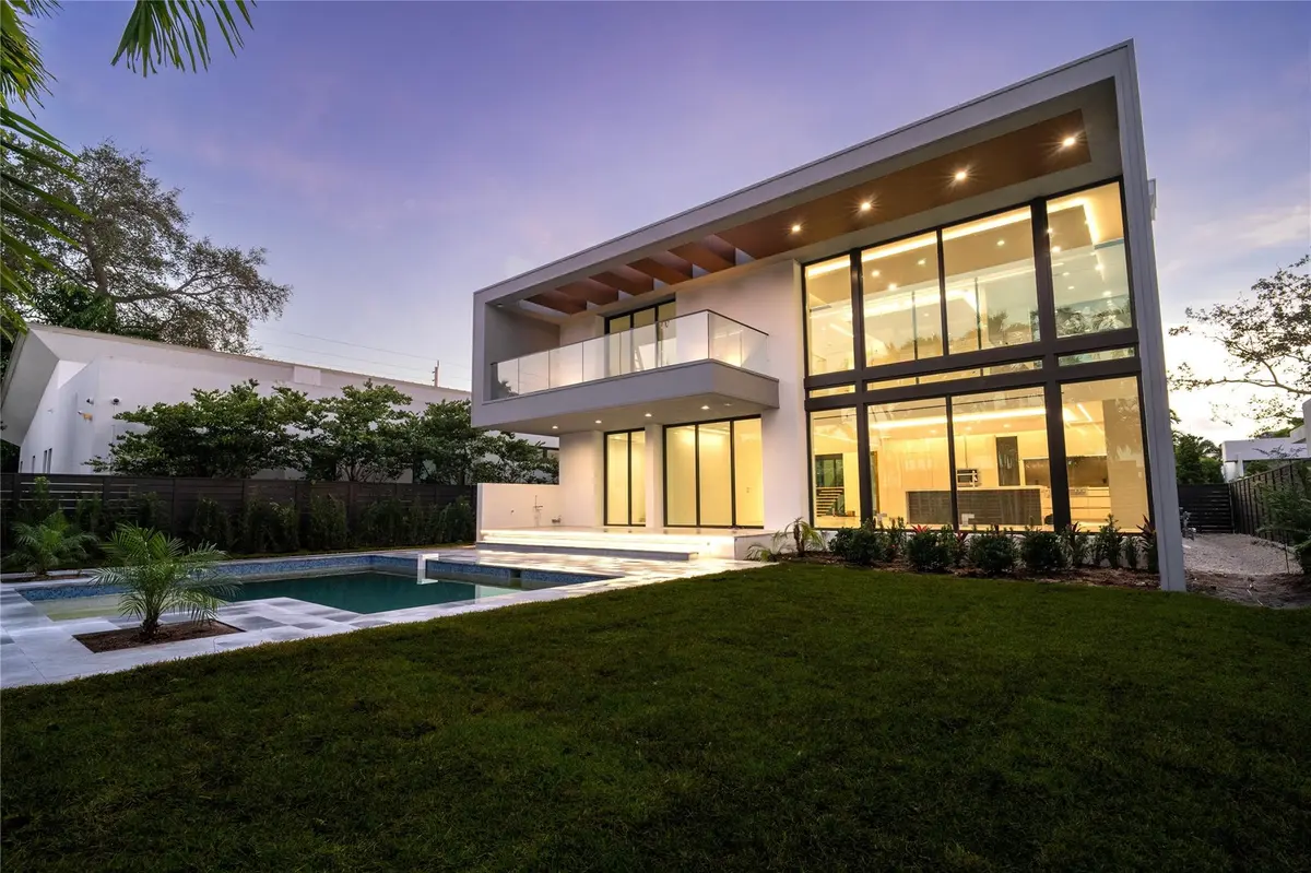 Photo 1 at 508 NE 9th Avenue, Fort Lauderdale