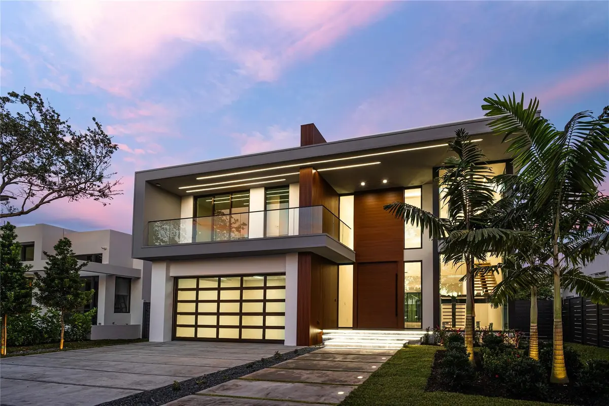 Photo 2 at 508 NE 9th Avenue, Fort Lauderdale