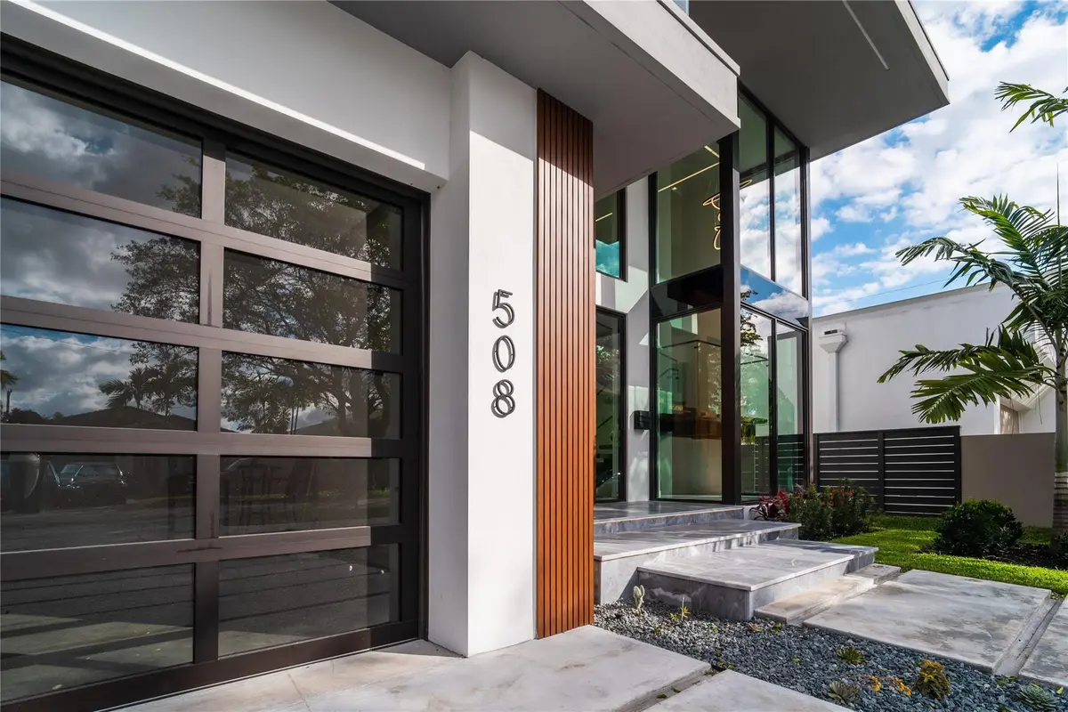 Photo 3 at 508 NE 9th Avenue, Fort Lauderdale