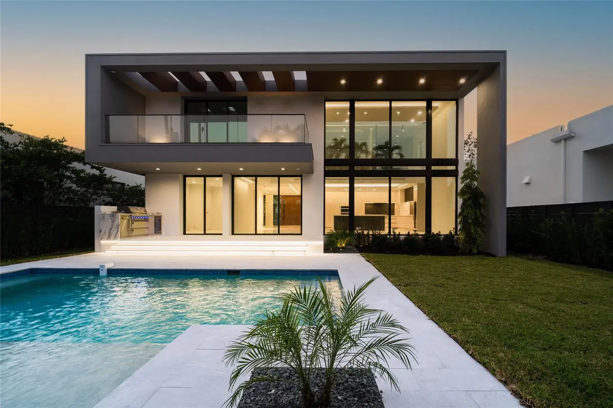 Photo 4 at 508 NE 9th Avenue, Fort Lauderdale