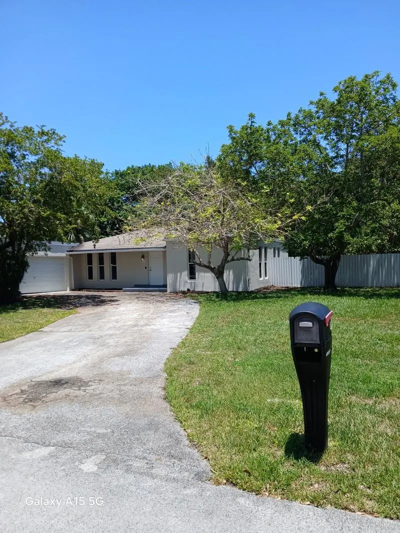 Photo 1 at 17131 SW 85th Avenue, Palmetto Bay