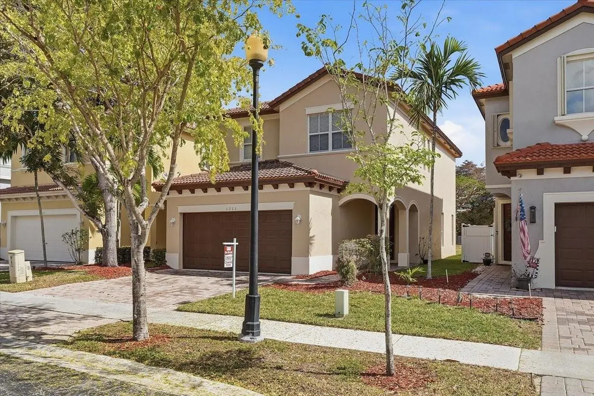 Photo 2 at 1211 NE 40th Road, Homestead