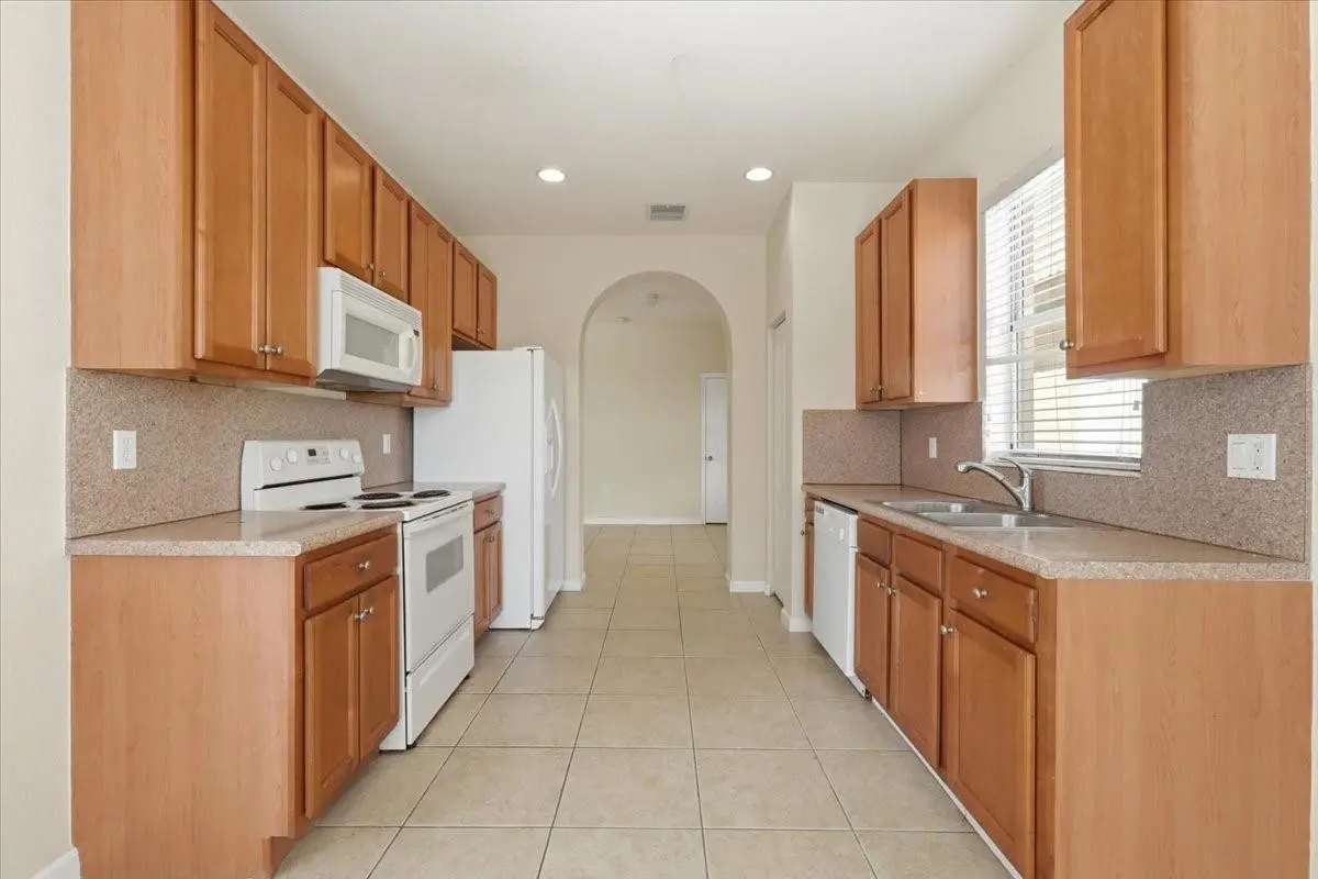 Photo 8 at 1211 NE 40th Road, Homestead