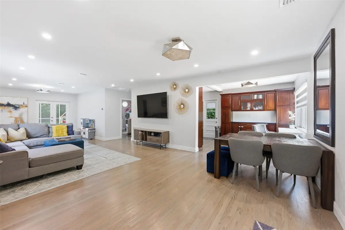 Photo 3 at 608 SW 13th Street, Fort Lauderdale