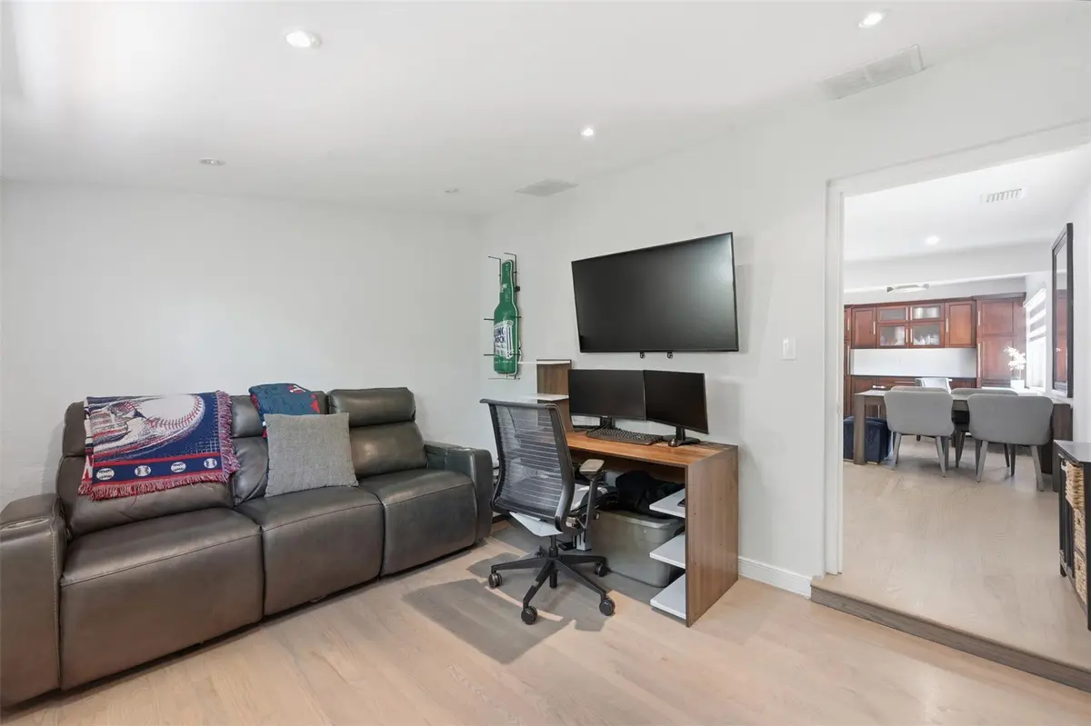 Photo 8 at 608 SW 13th Street, Fort Lauderdale