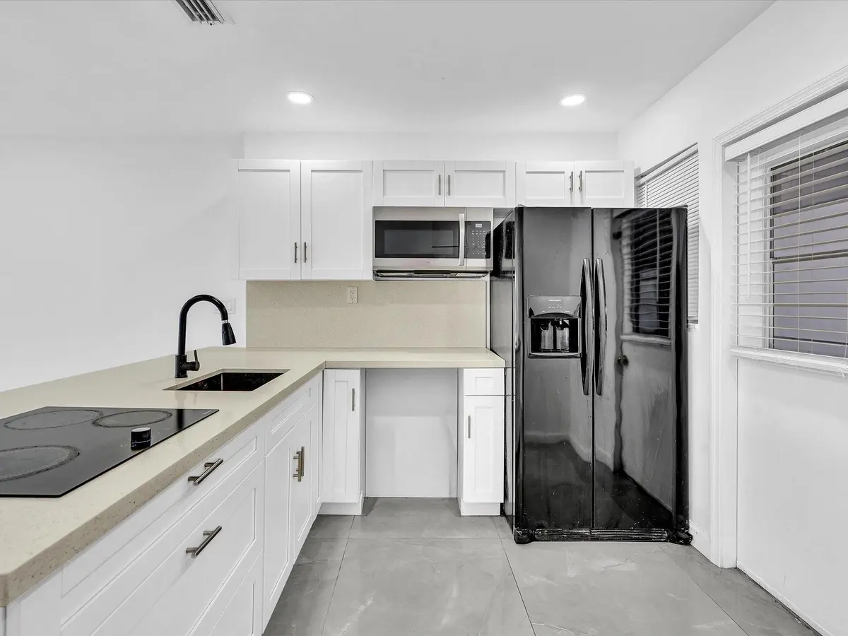 Photo 3 at 2451 SW 82nd Avenue 108, Davie