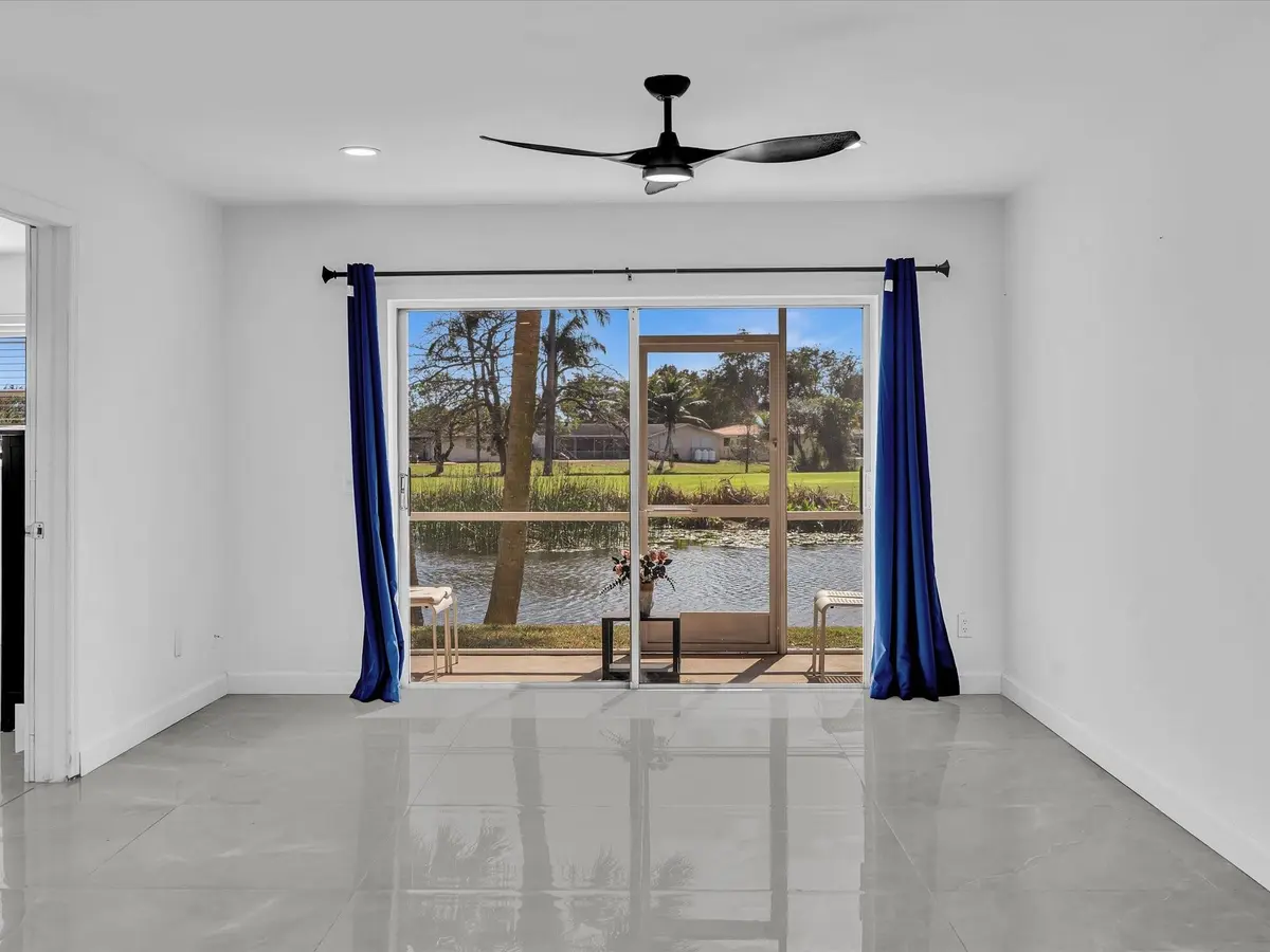 Photo 4 at 2451 SW 82nd Avenue 108, Davie