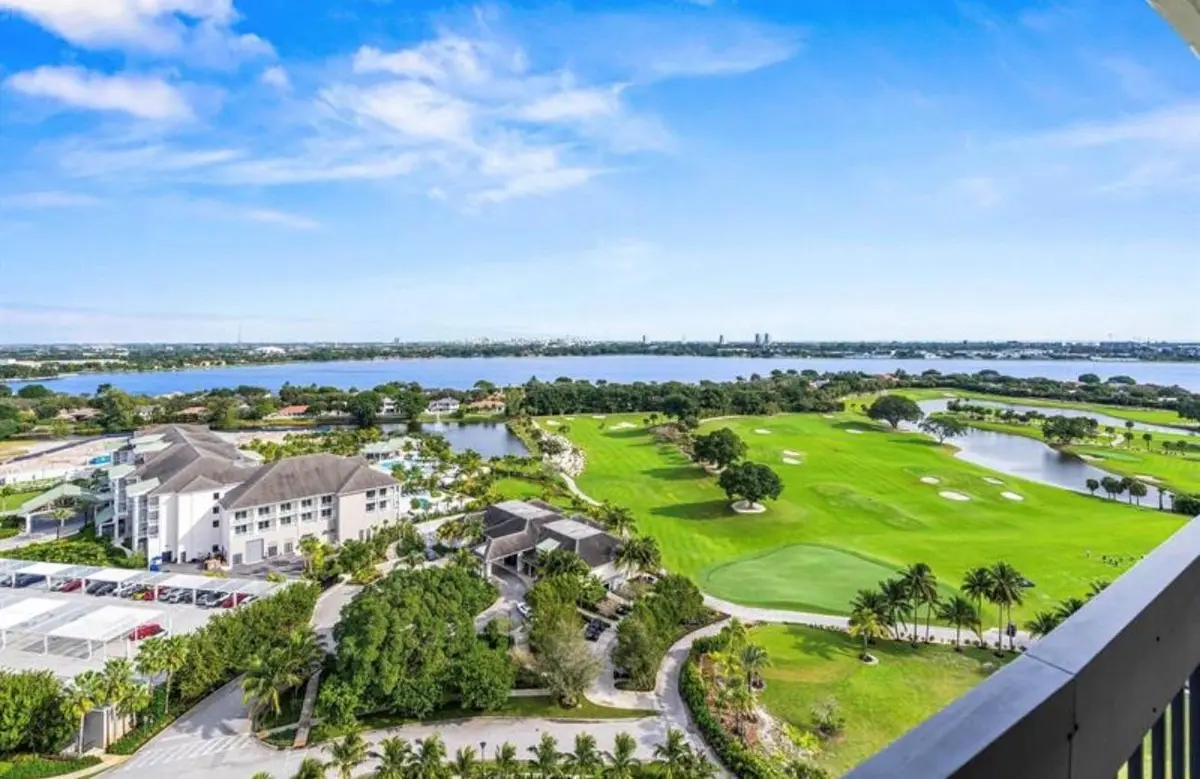 Photo 2 at 2400 Presidential Way Ph2, West Palm Beach