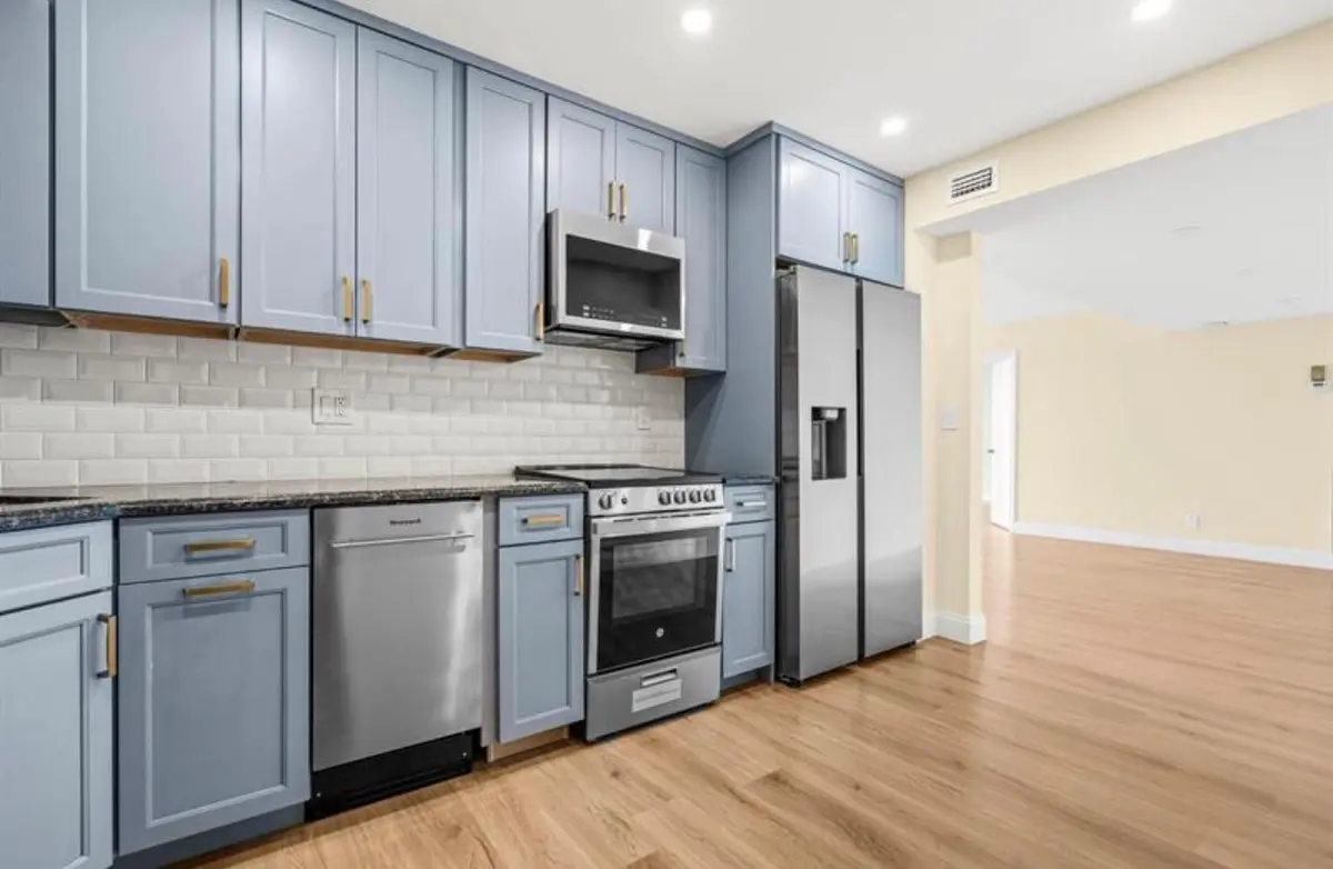 Photo 7 at 2400 Presidential Way Ph2, West Palm Beach