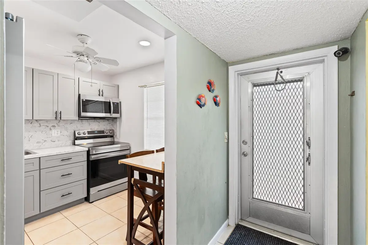 Photo 4 at 1 Abbey Lane 201, Delray Beach