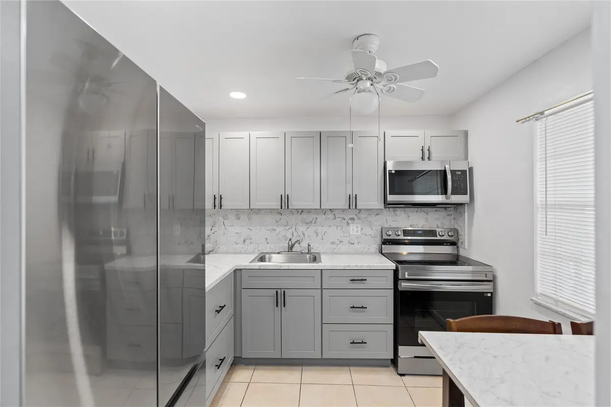 Photo 5 at 1 Abbey Lane 201, Delray Beach