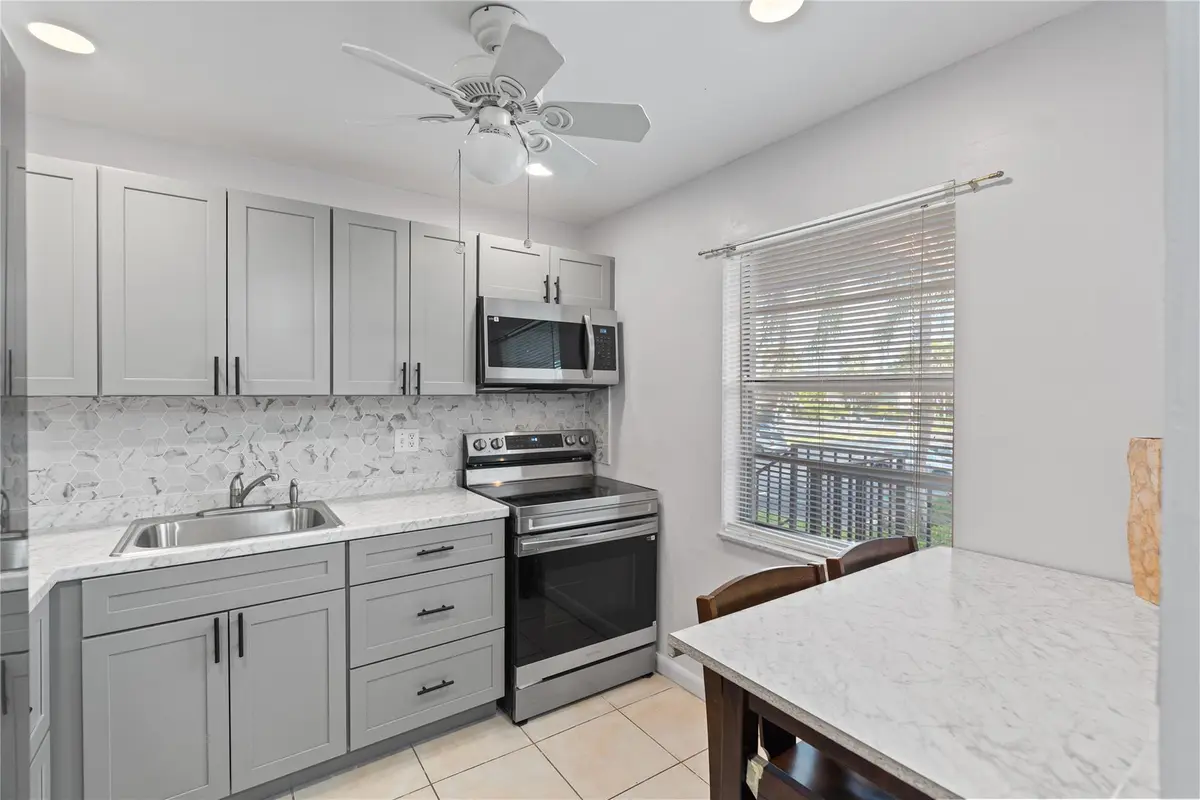 Photo 6 at 1 Abbey Lane 201, Delray Beach