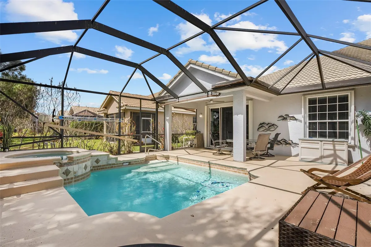 Salt-water pool spa at 730 NW Red Pine Way, Jensen Beach