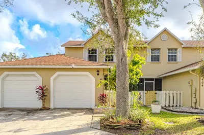405 Maplewood Drive 405, Greenacres – Townhouse for sale